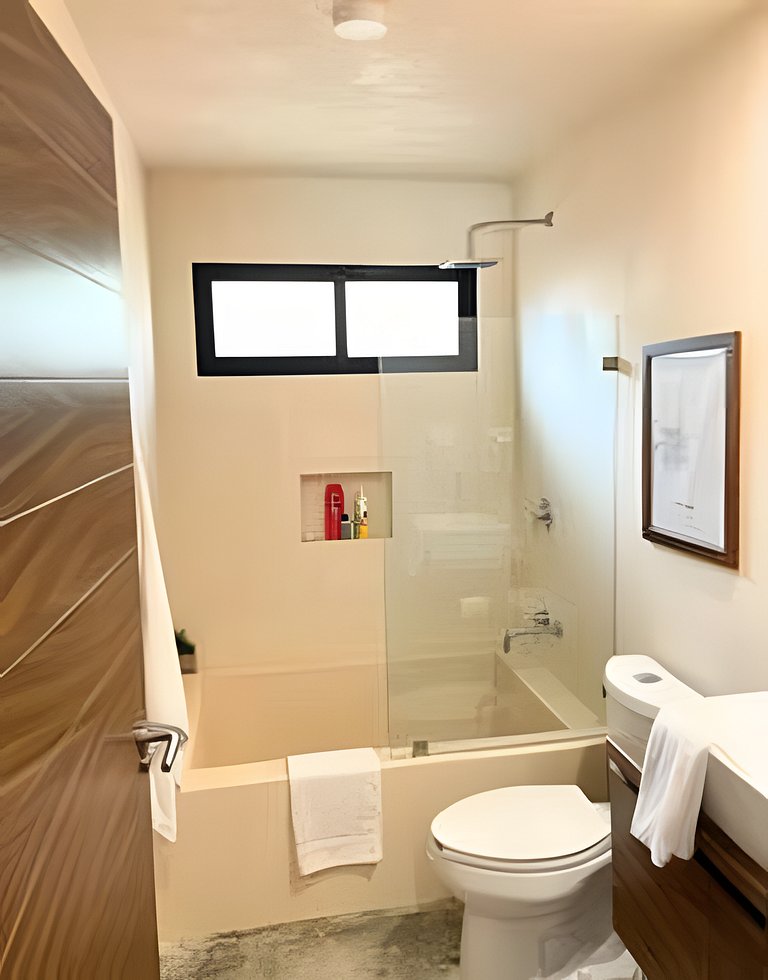 Modern Studio with Pool Access