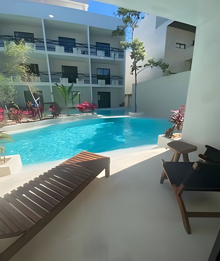 Relaxation et Style au Bord de la Piscine