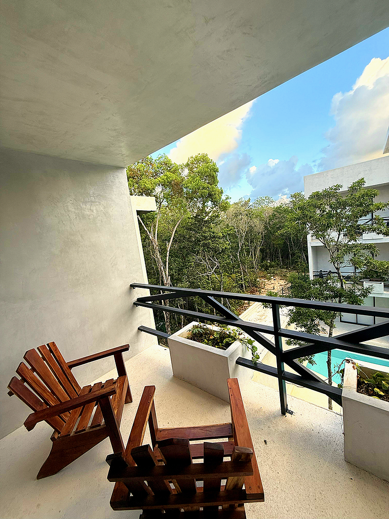 Retraite Luxe au Bord de la Piscine