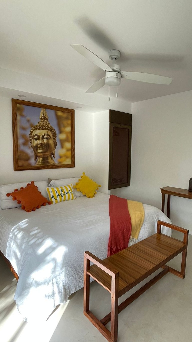 Direct swim-up escape in tulum