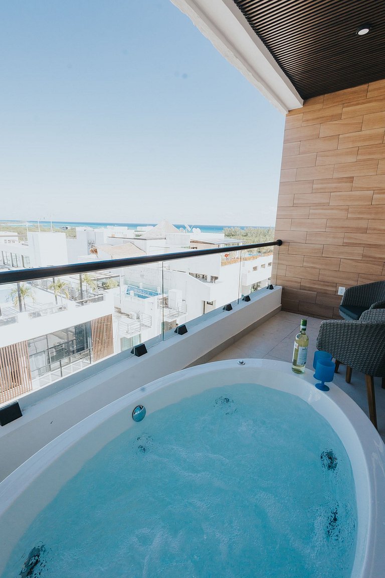 Nativo PDC Luxury Ocean View Jacuzzi on balcony