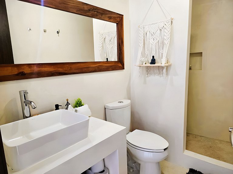 Direct swim-up escape in tulum
