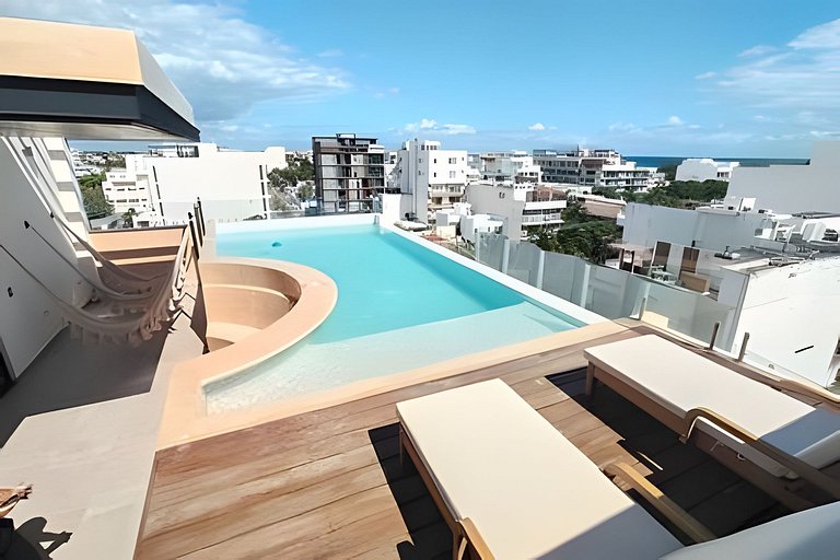 Beach walk Away 1 Bedroom Rooftop Pool & Jacuzzi