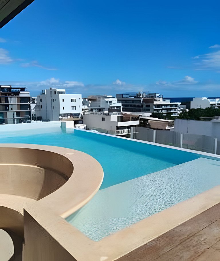 Beach walk Away 1 Bedroom Rooftop Pool & Jacuzzi