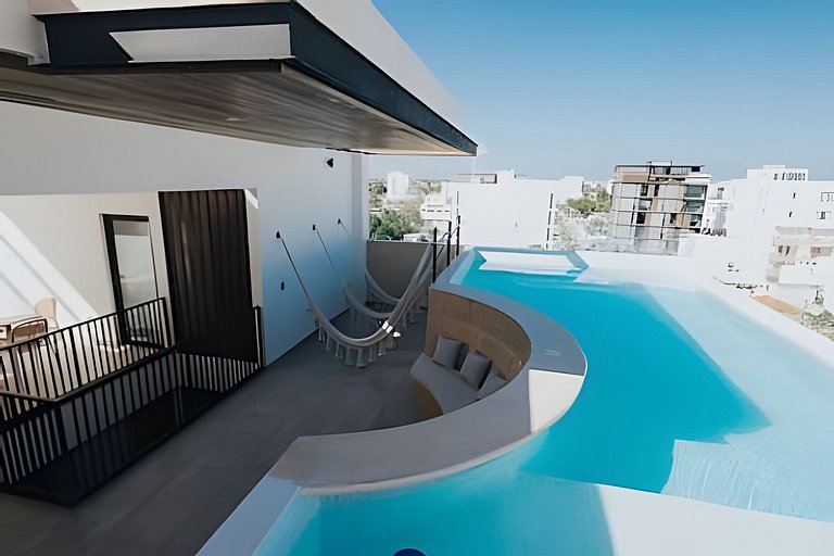 Beach walk Away 1 Bedroom Rooftop Pool & Jacuzzi