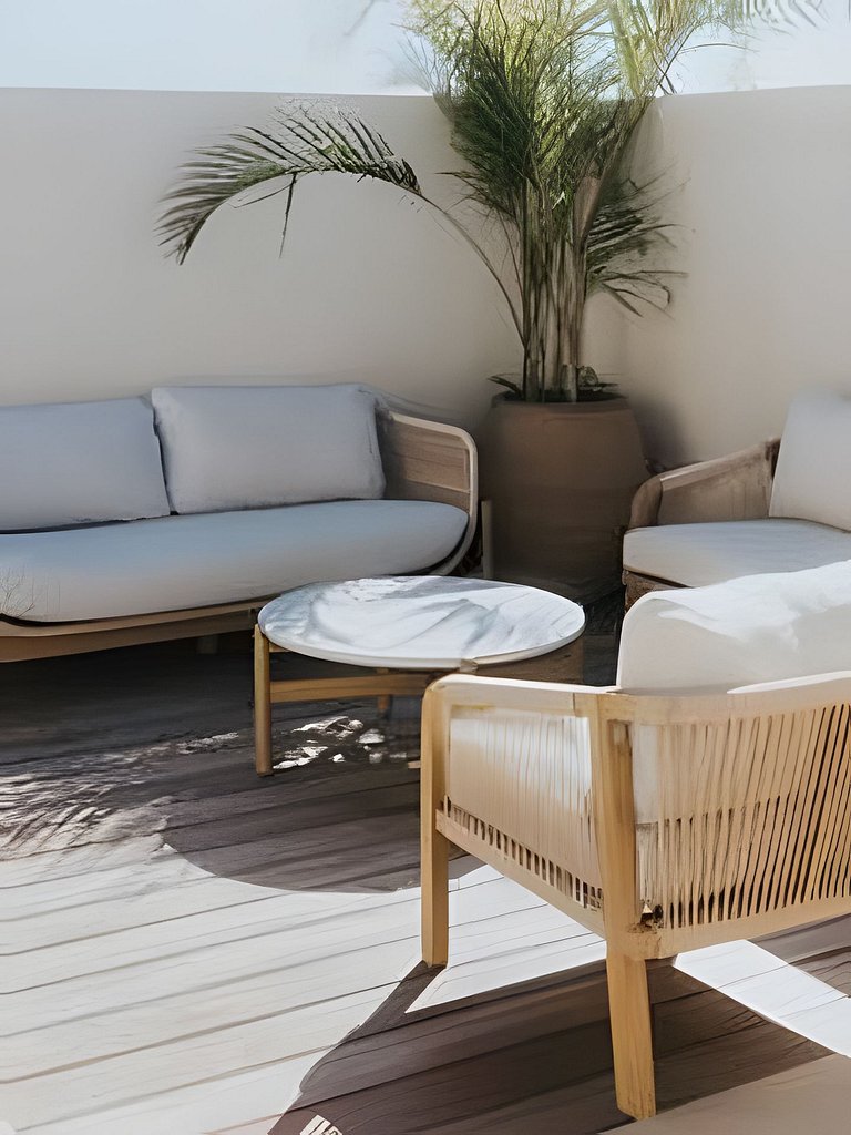 Beach walk Away 1 Bedroom Rooftop Pool & Jacuzzi