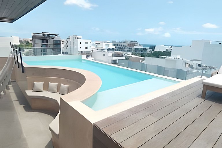 Beach walk Away 1 Bedroom Rooftop Pool & Jacuzzi