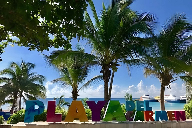 Beach walk Away 1 Bedroom Rooftop Pool & Jacuzzi
