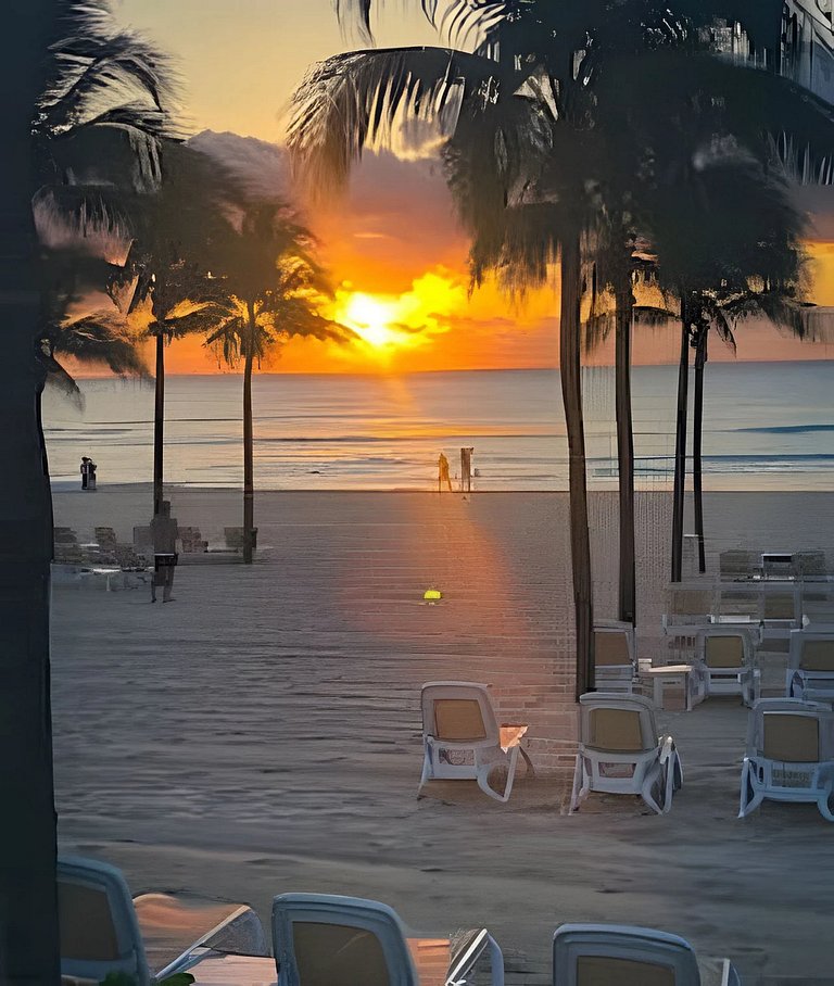 Beach walk Away 1 Bedroom Rooftop Pool & Jacuzzi