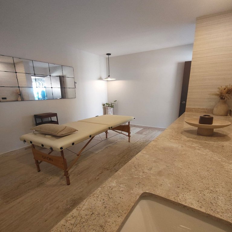 Luxury Studio Rooftop Pool Beach walk