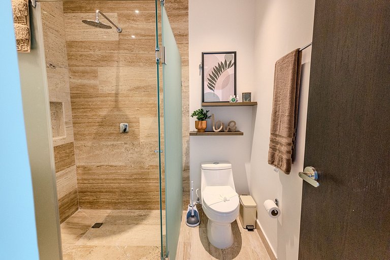 Ceiba 25 | 2BR, 3 beds, pool, gym, laundry