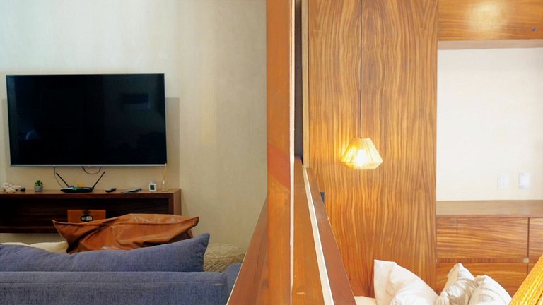 Modern Studio with Pool Access