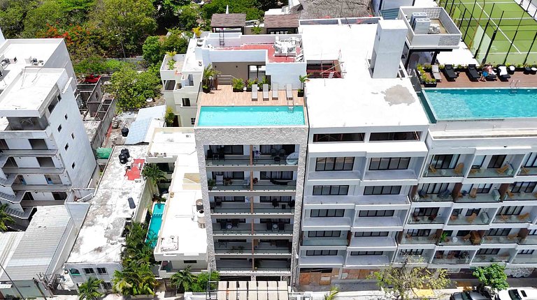 Modern Studio Private Patio 5 min Beach & 5th Ave