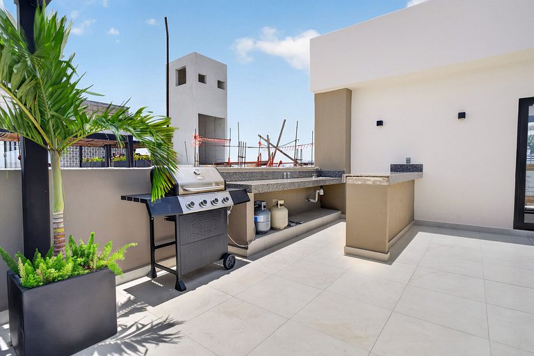 Modern Studio Private Patio 5 min Beach & 5th Ave