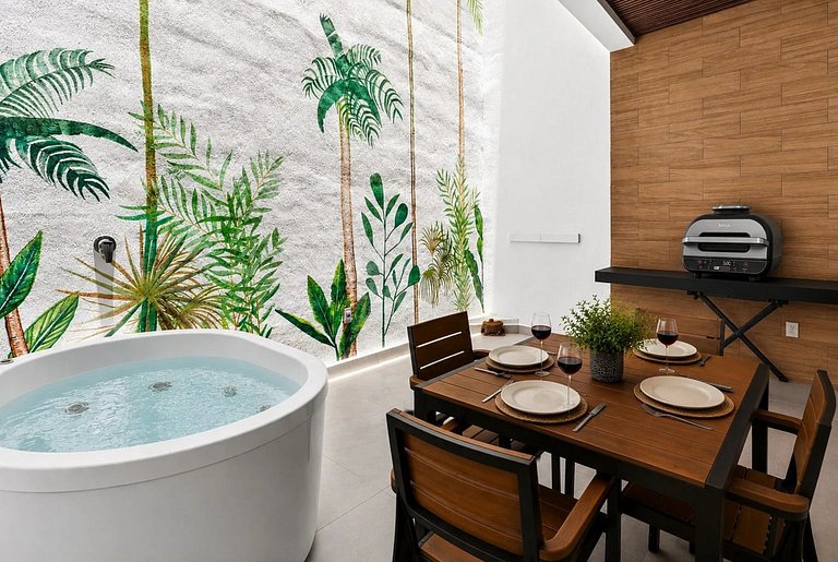 Modern Studio Private Patio 5 min Beach & 5th Ave