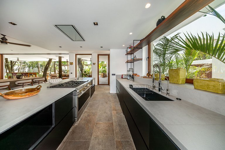 Villa with Lagoon-Style Pool & Jacuzzi
